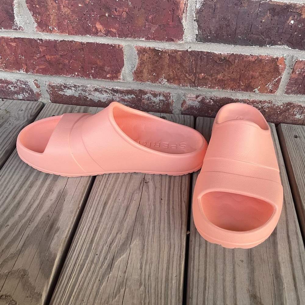 Sperry Peach Color Float Slides Sandals Slip Ons Women’s Size 10E Men’s 8